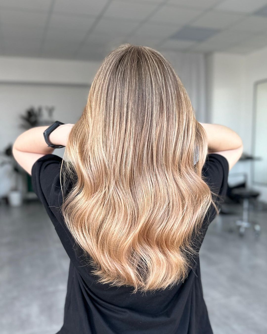 В який колір фарбувати волосся: стилісти назвали тренди цієї осені